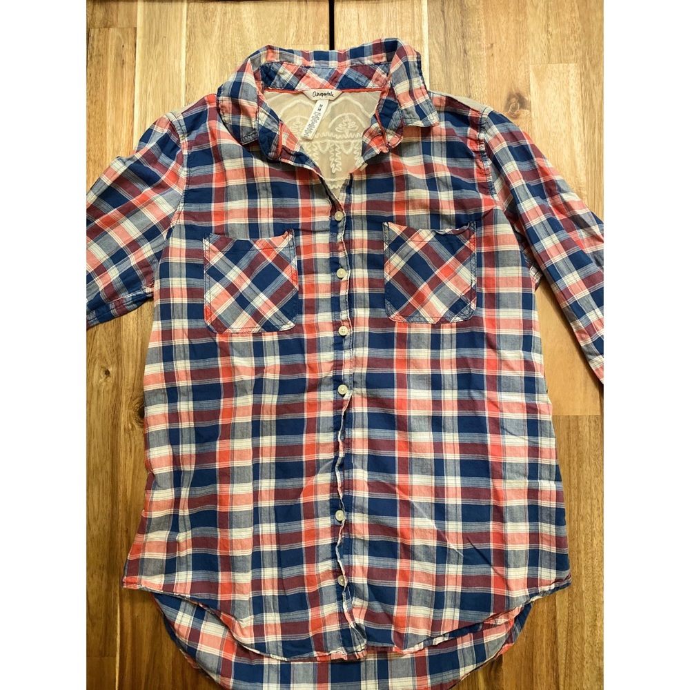 Aeropostale shirt with cute back design